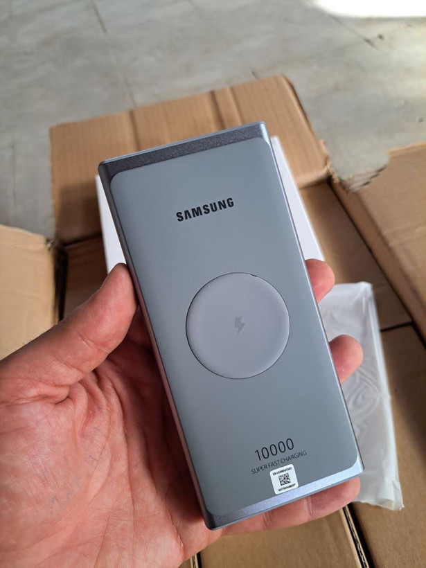 پاوربانک اورجینال سامسونگ مدل U3300 | ظرفیت 10000 میلیآمپر، وایرلس شارژ و شارژ سریع 25 وات و کیفیت اصلی
