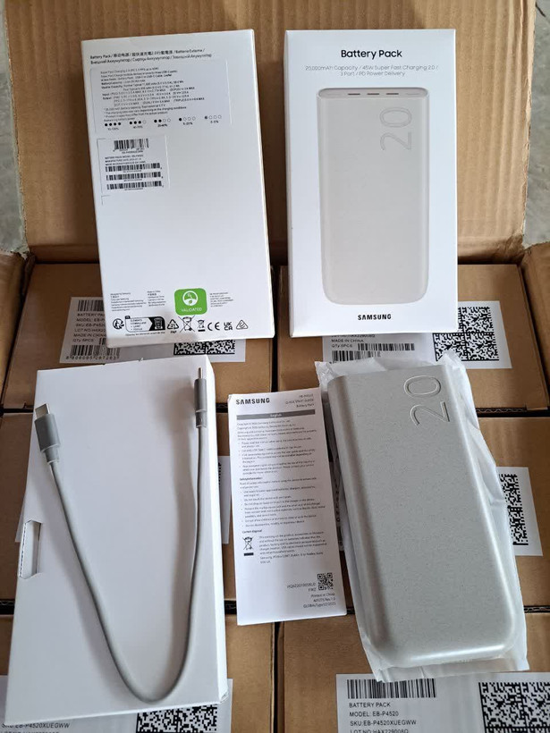 پاوربانک سامسونگ مدل P4520 | ظرفیت ۲۰۰۰۰ میلیآمپر، ۳ پورت PD، سوپر فست شارژ ۴۵ وات