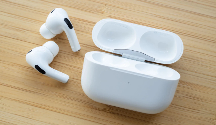 هدفون بلوتوثی اپل مدل AirPods Pro نسل دوم با پورت Type-C